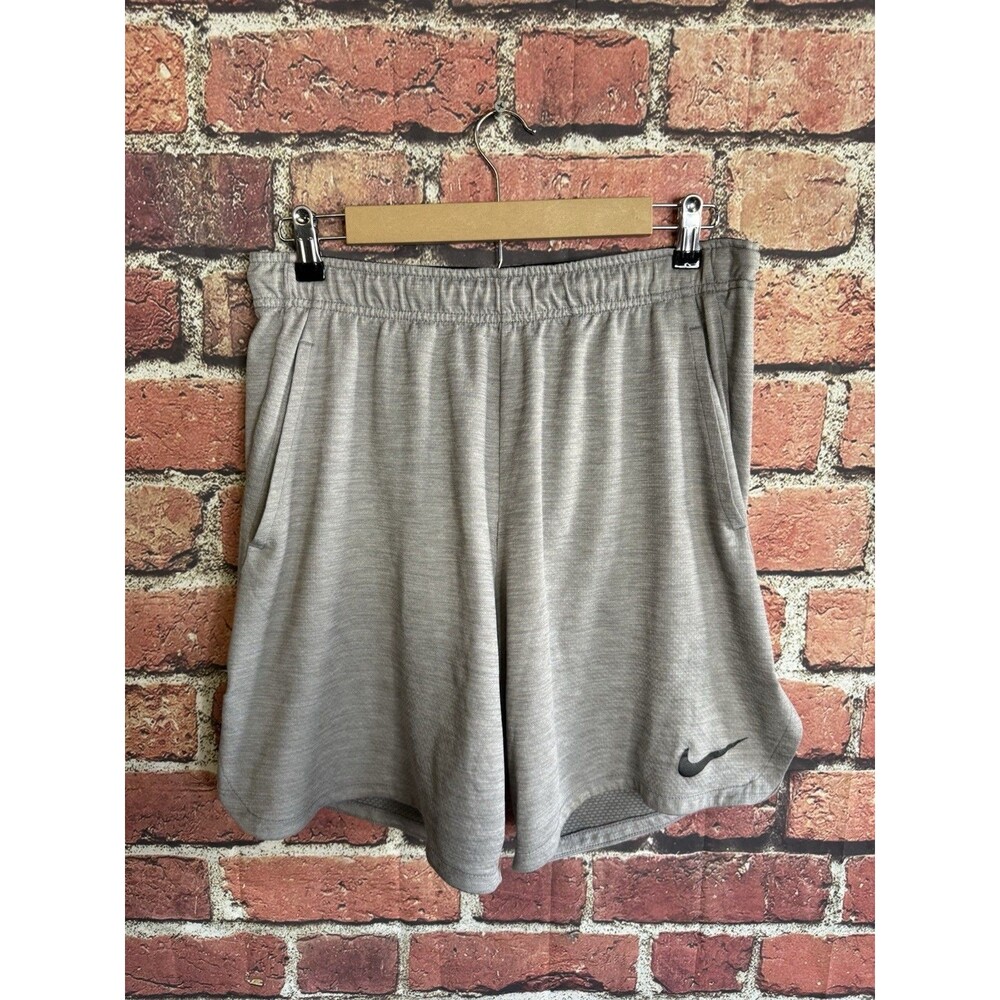 Nike Mens Gray Athletic Dri-Fit Shorts Size Medium w/ Drawstring